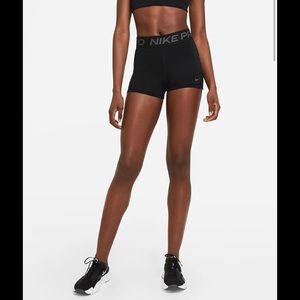 Nike Pro women’s 3” shorts